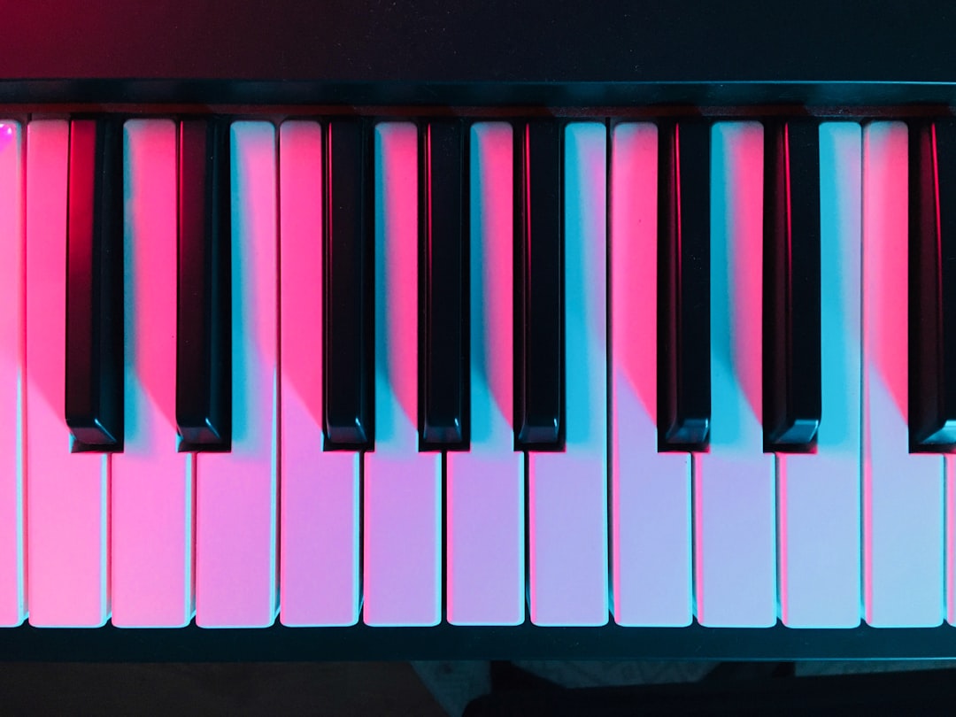 Ngủ mơ thấy mình chơi piano điêu luyện: Dự báo tài lộc dồi dào, cuộc sống sung túc và hạnh phúc viên mãn?