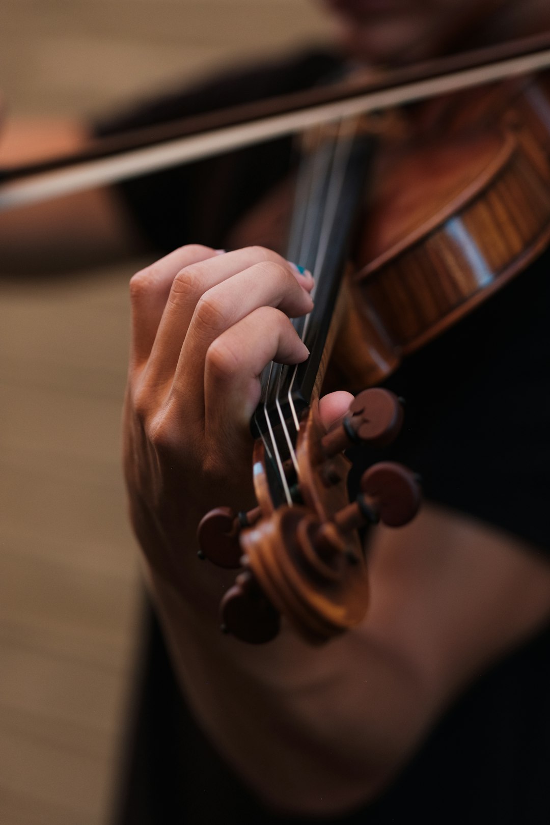 Chiêm bao thấy tiếng đàn violin du dương: Ý nghĩa về sự lãng mạn và tình yêu, những điều tốt đẹp sắp đến trong chuyện tình cảm, và con số lô đề nào tượng trưng?